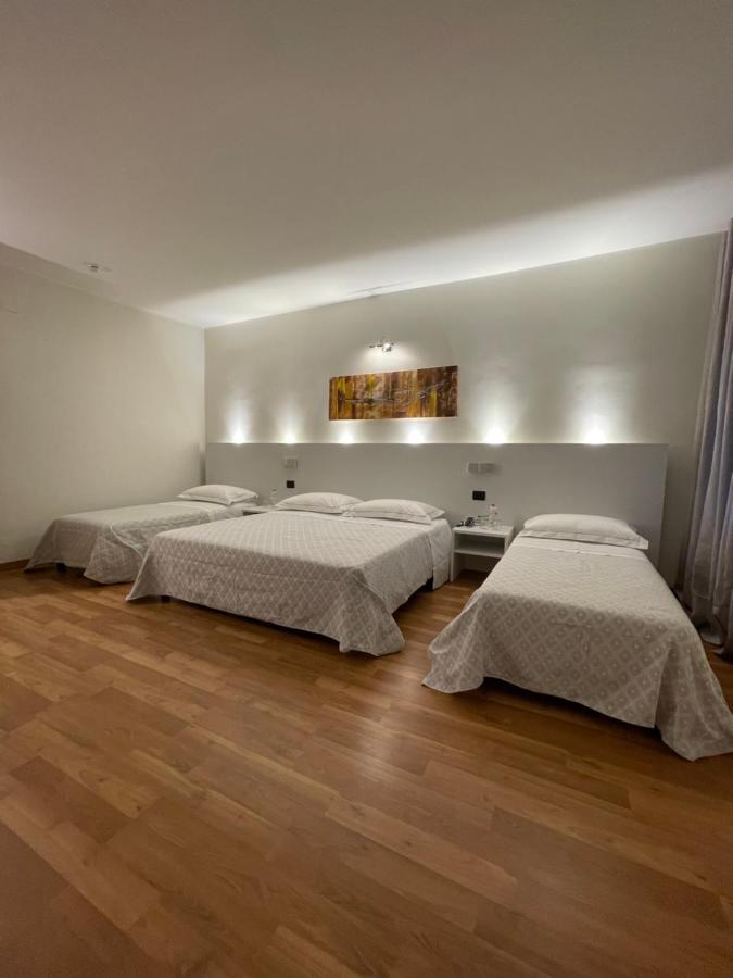 Albergo Ligabue 瓜斯塔拉 外观 照片
