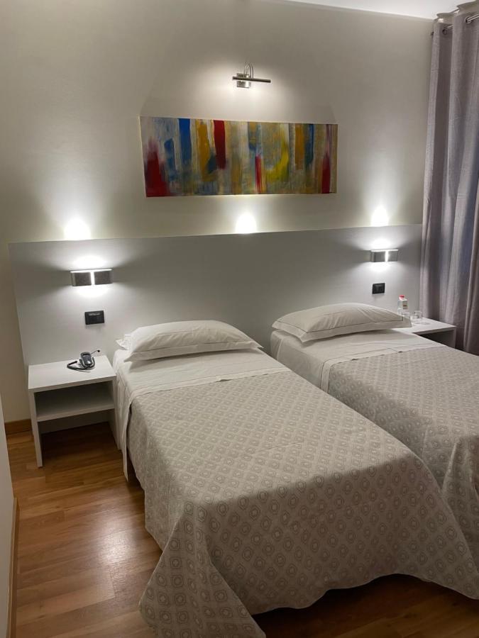 Albergo Ligabue 瓜斯塔拉 外观 照片
