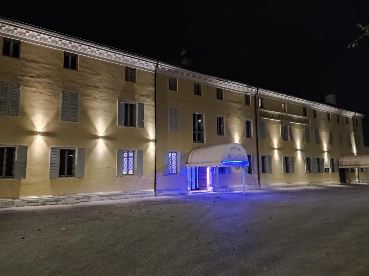 Albergo Ligabue 瓜斯塔拉 外观 照片