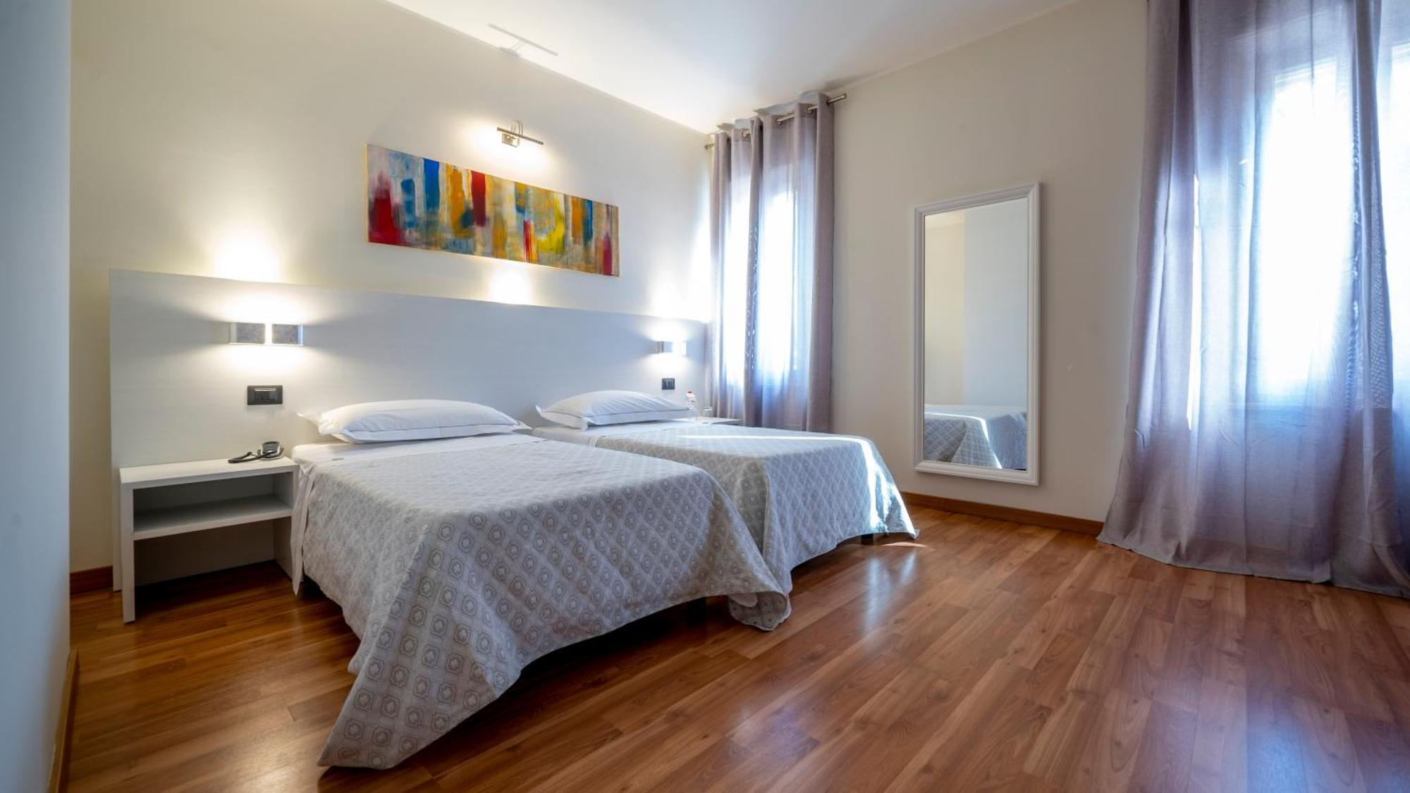 Albergo Ligabue 瓜斯塔拉 外观 照片